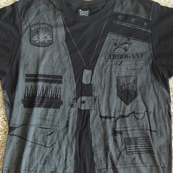 TAP OUT MILITARY VEST Men's T-Shirt LARGE - Picture 2 of 7